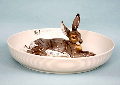 1762e Bowl with rabbit